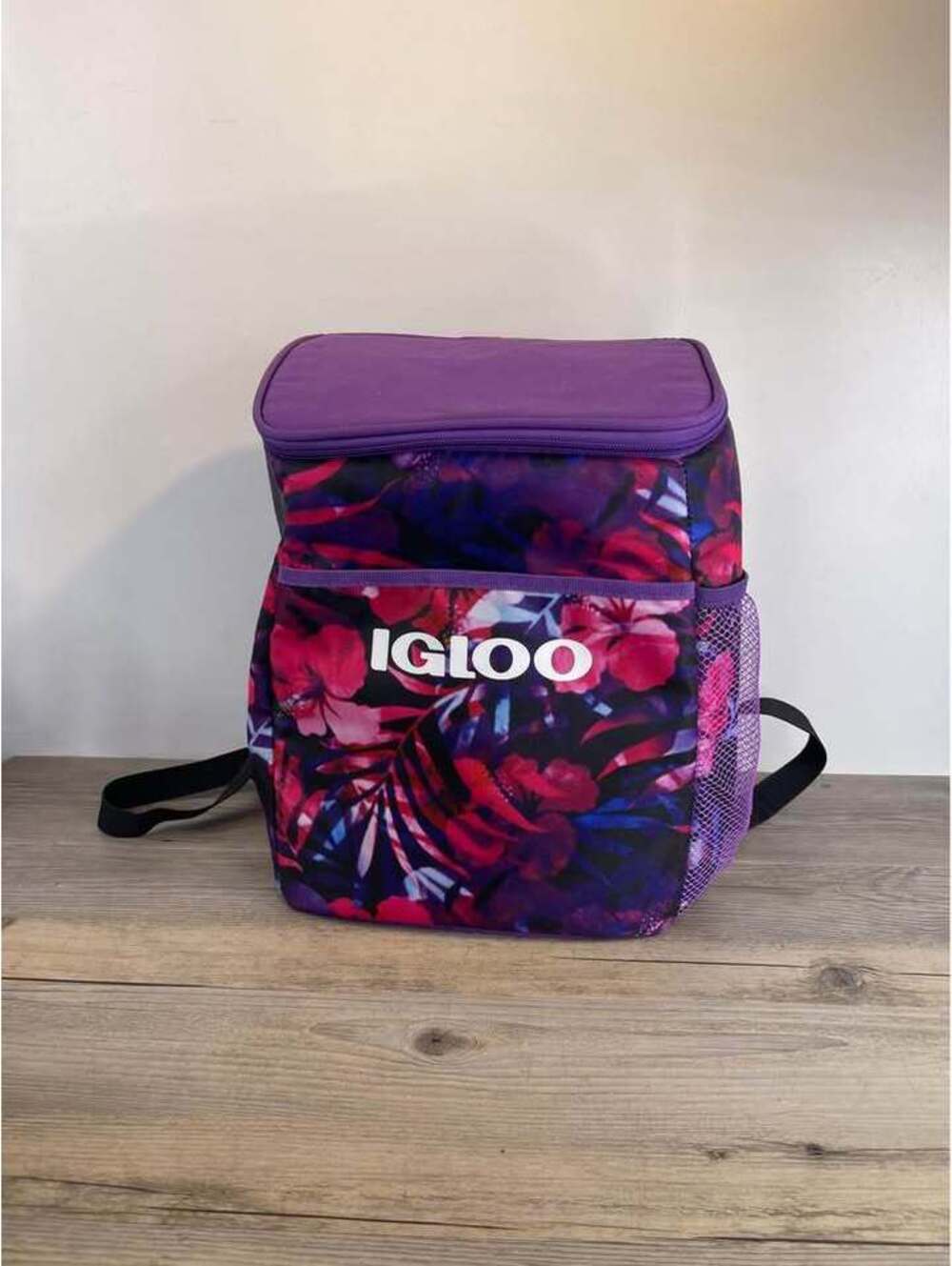 Igloo Backpack Cooler Floral Tropical Soft Side Insulated Bag